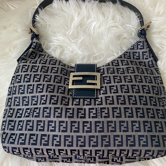 Fendi preloved 100 percent Authentic ❤️ - Picture 1 of 1